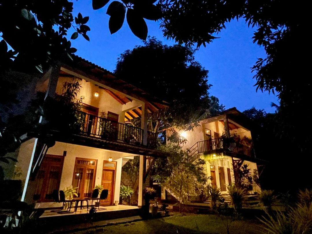 Kithmi Resort Polonnâruvâ Extérieur photo