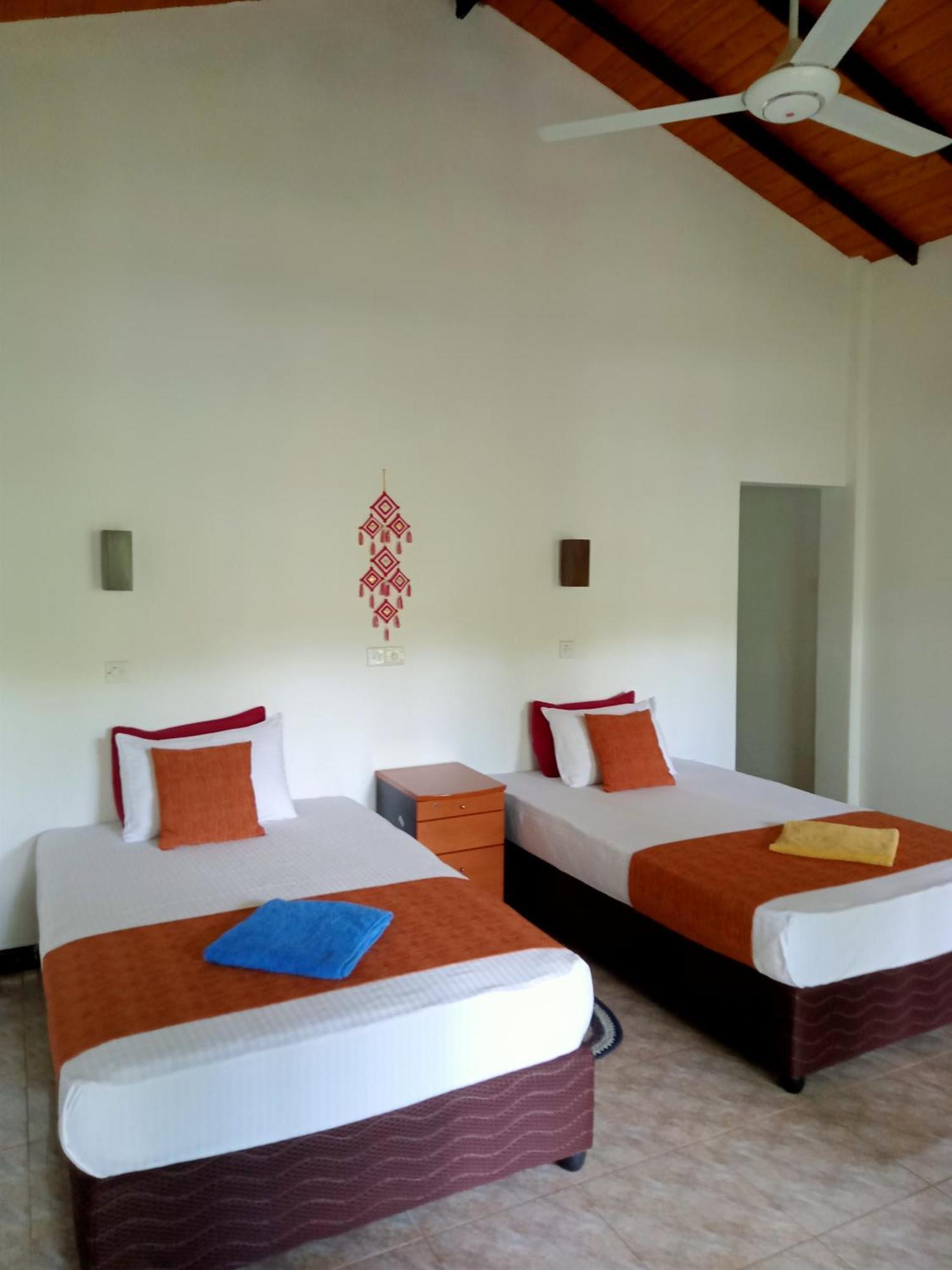 Kithmi Resort Polonnâruvâ Extérieur photo