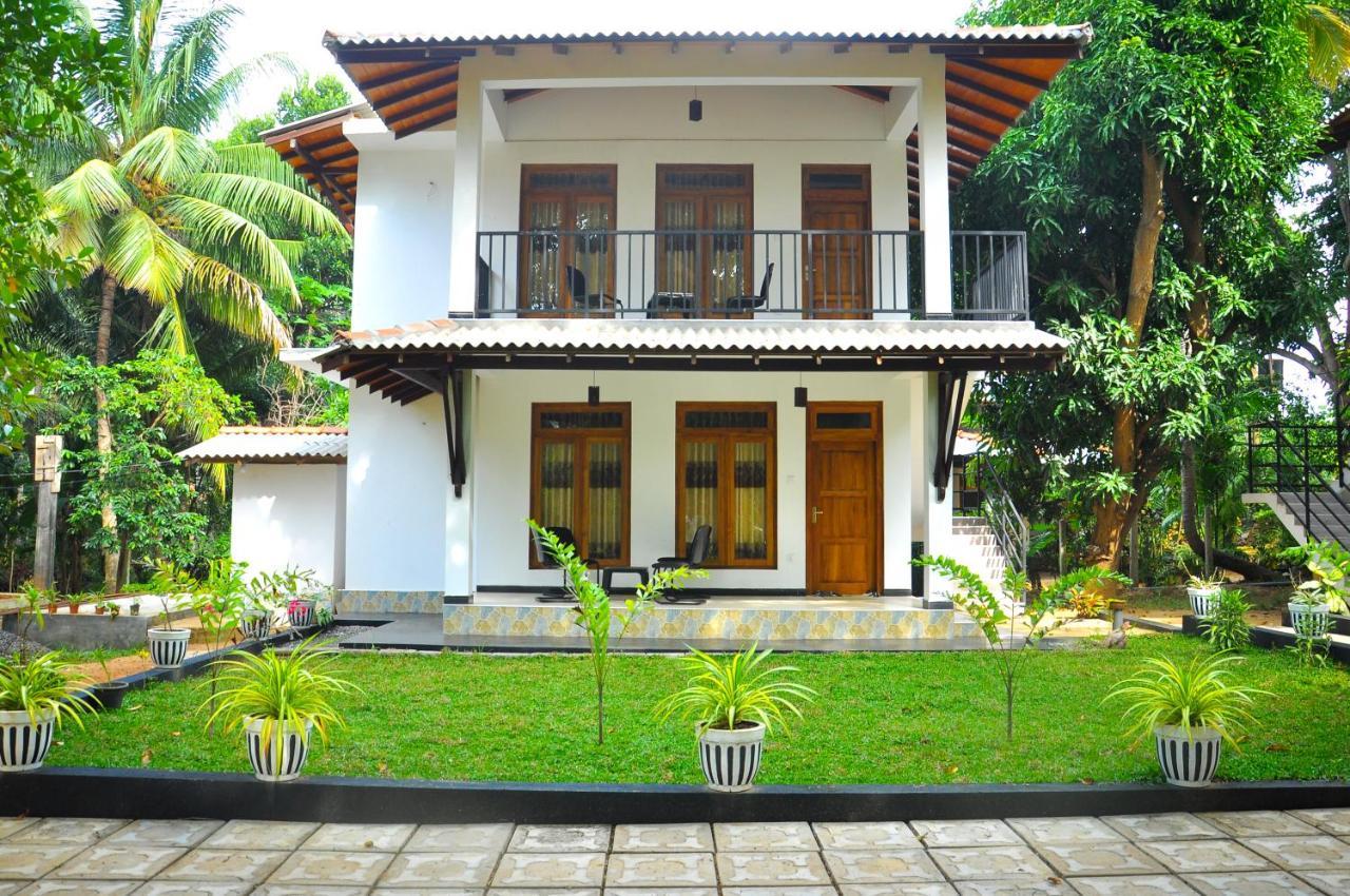 Kithmi Resort Polonnâruvâ Extérieur photo