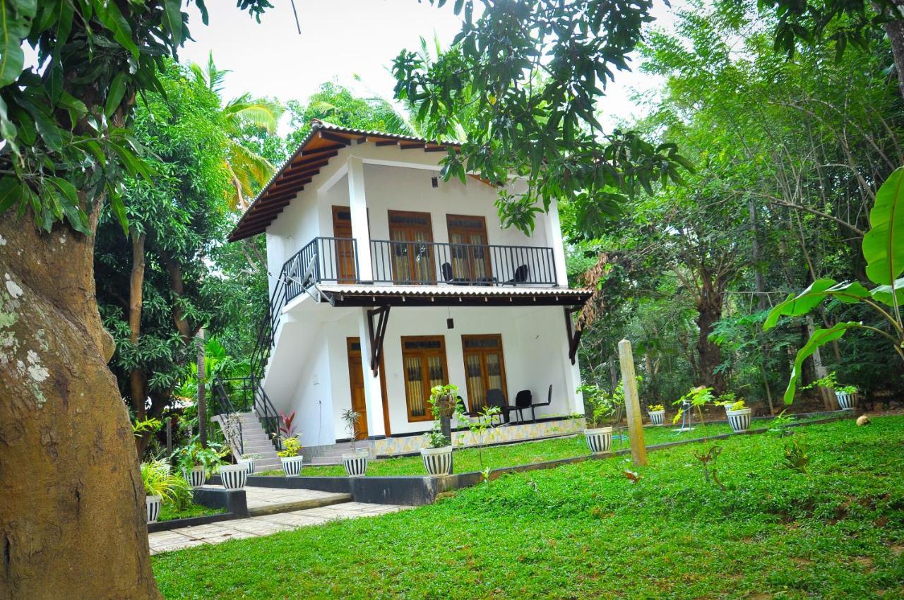 Kithmi Resort Polonnâruvâ Extérieur photo